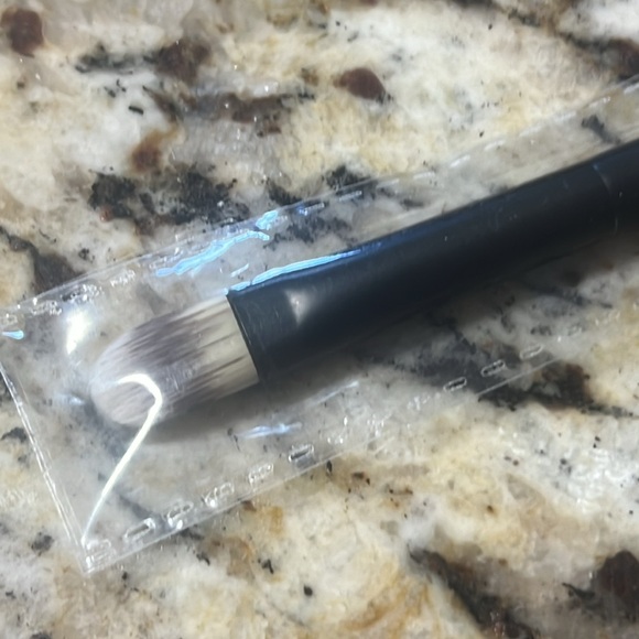 ♣️🌙Eve Pearl Concealer Brush - Picture 3 of 7